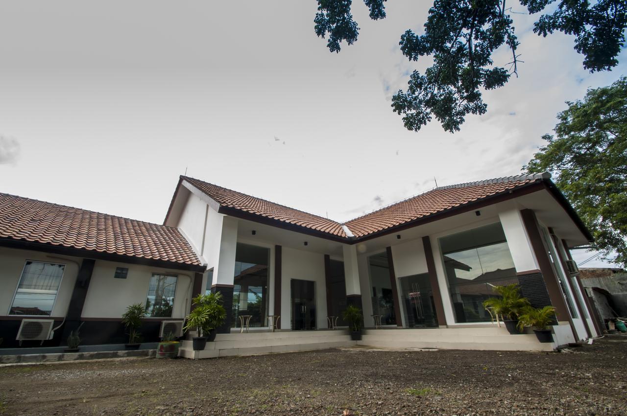 Pondok Dewi *